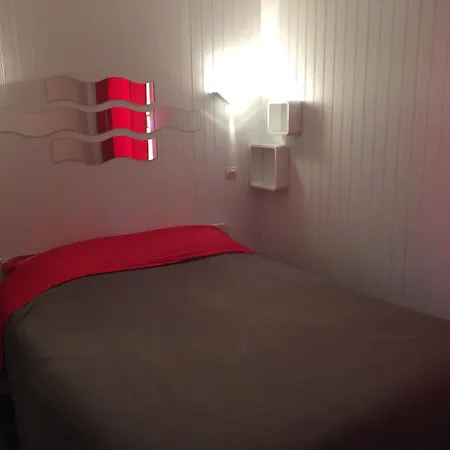 Chalet Orange Naturiste La Jenny